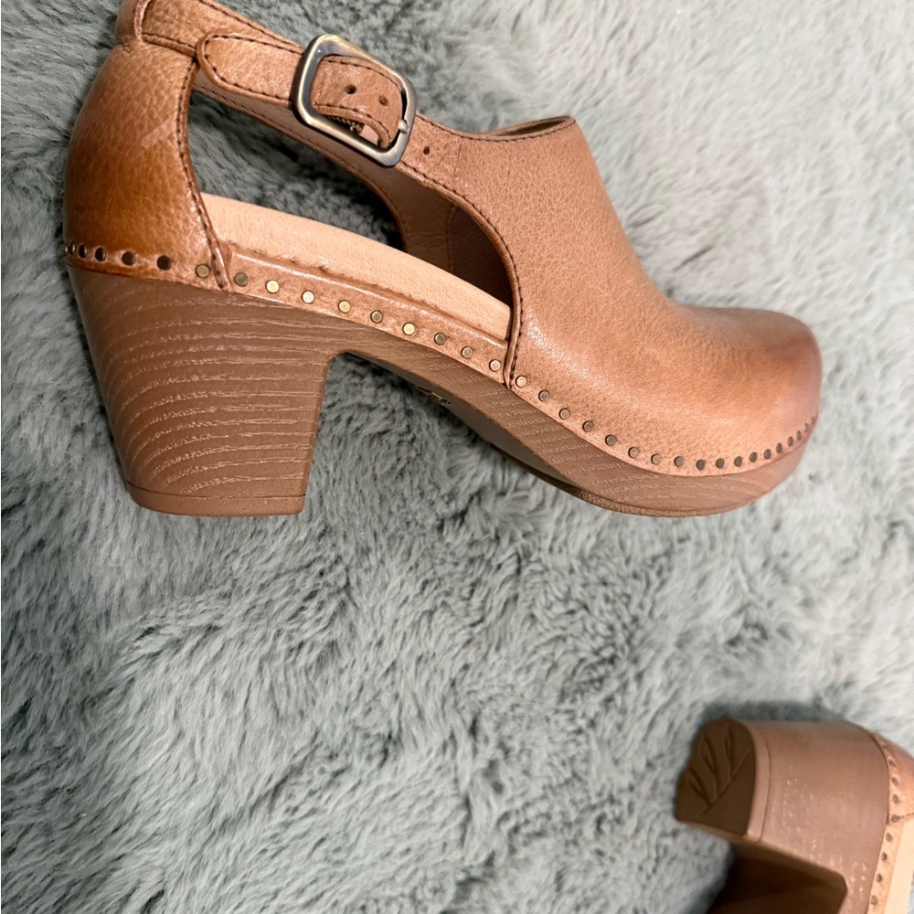 Dansko Platform Tan Milled Burnished Leather Clogs Size 38 - Picture 4 of 6